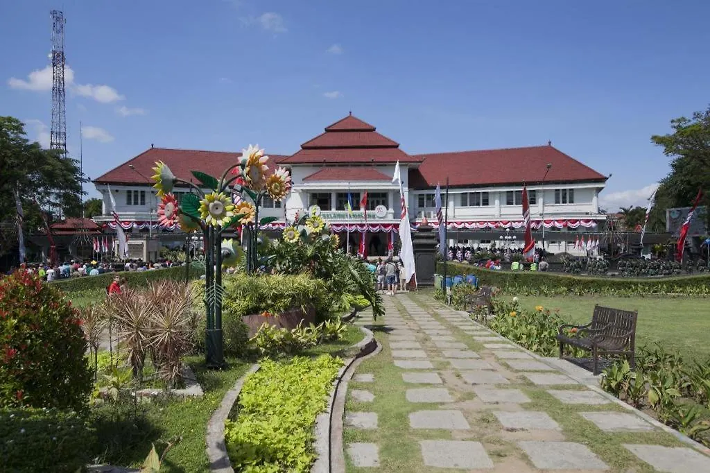 Regent'S Park Hotel At Kayutangan Malang-1